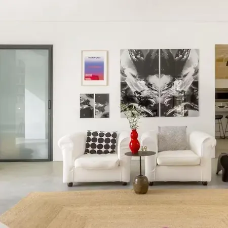 بيت للعطل Modern For 14 People